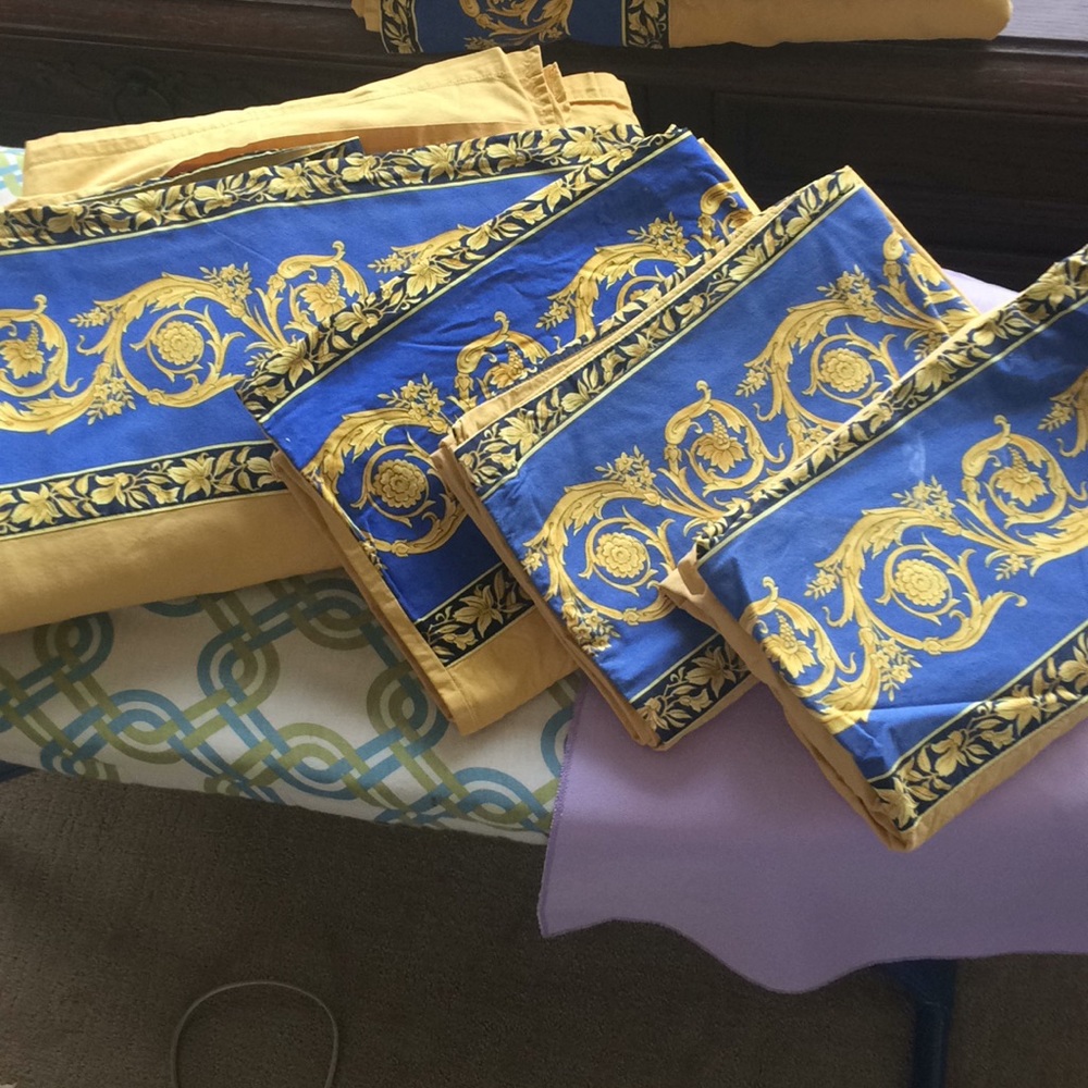 Versace Flat Top Sheet Three standard Pillowcases